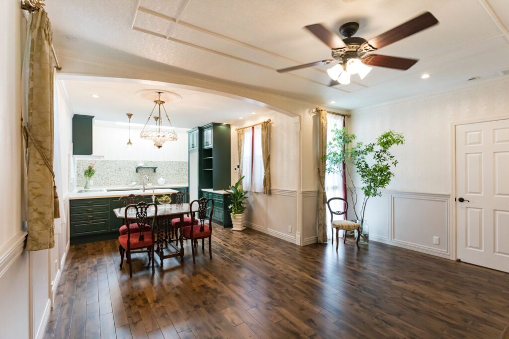 🌬️お部屋の空気を変える？！「シーリングファン」✨