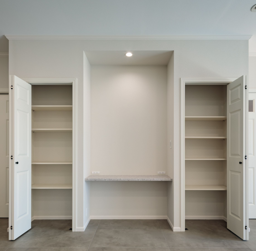 📚✨家族のそばでのびのび「リビングの学習机」✨📚