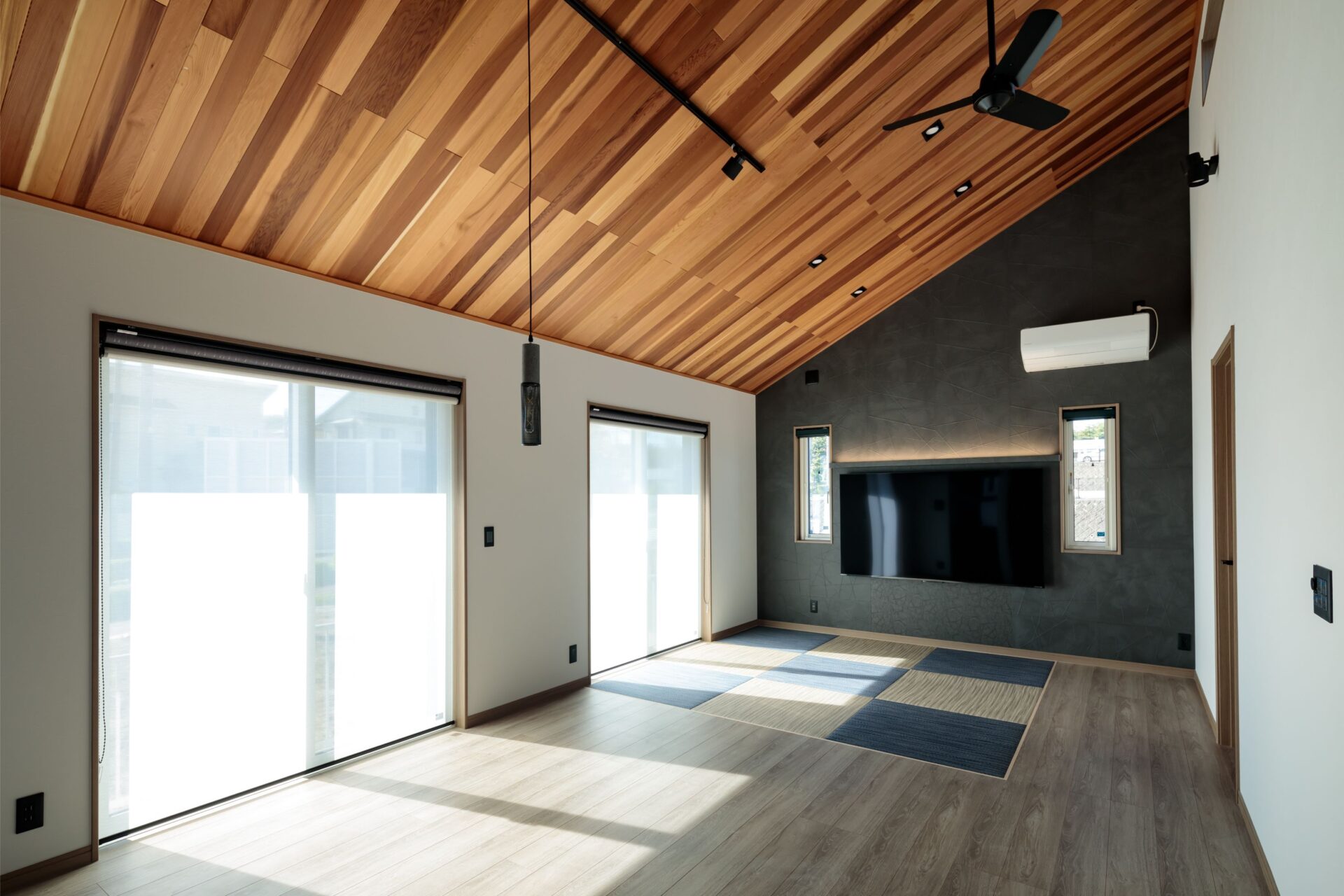 シンプルモダンな大人の平屋