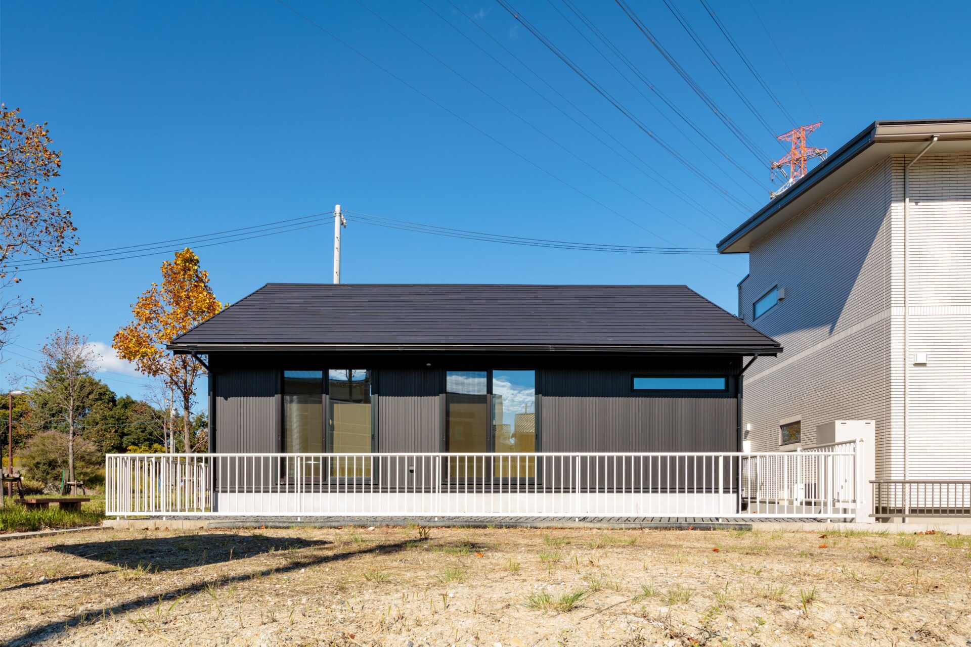 シンプルモダンな大人の平屋