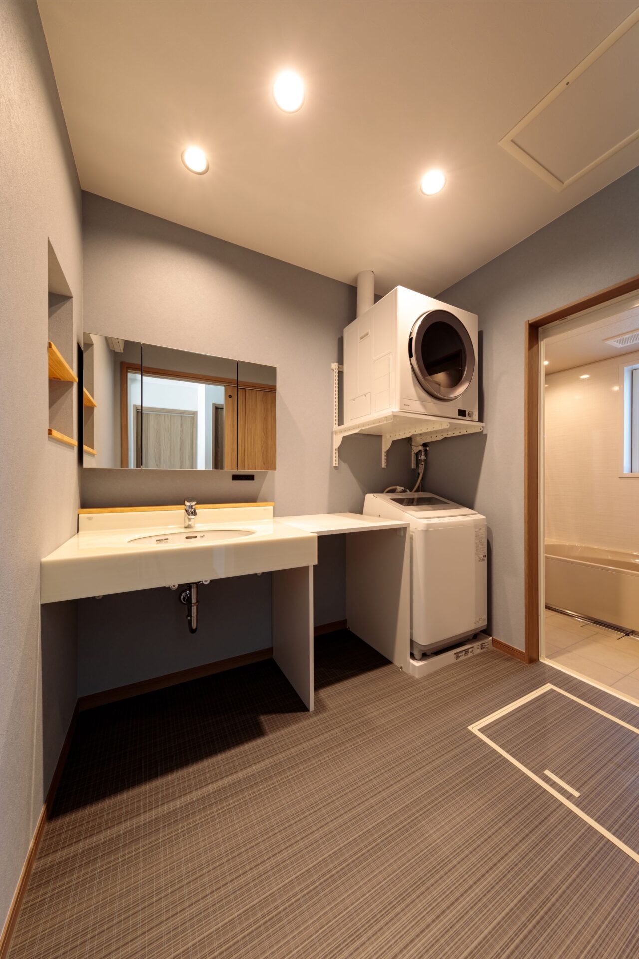 シンプルモダンな大人の平屋