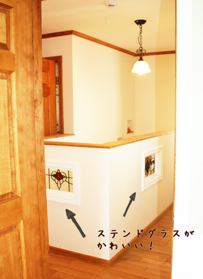 急勾配の大屋根が目印